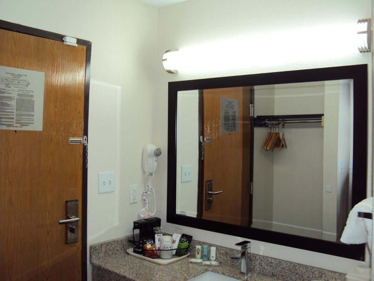 Quality Inn Carbondale University Area Екстер'єр фото