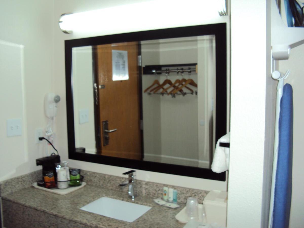 Quality Inn Carbondale University Area Екстер'єр фото