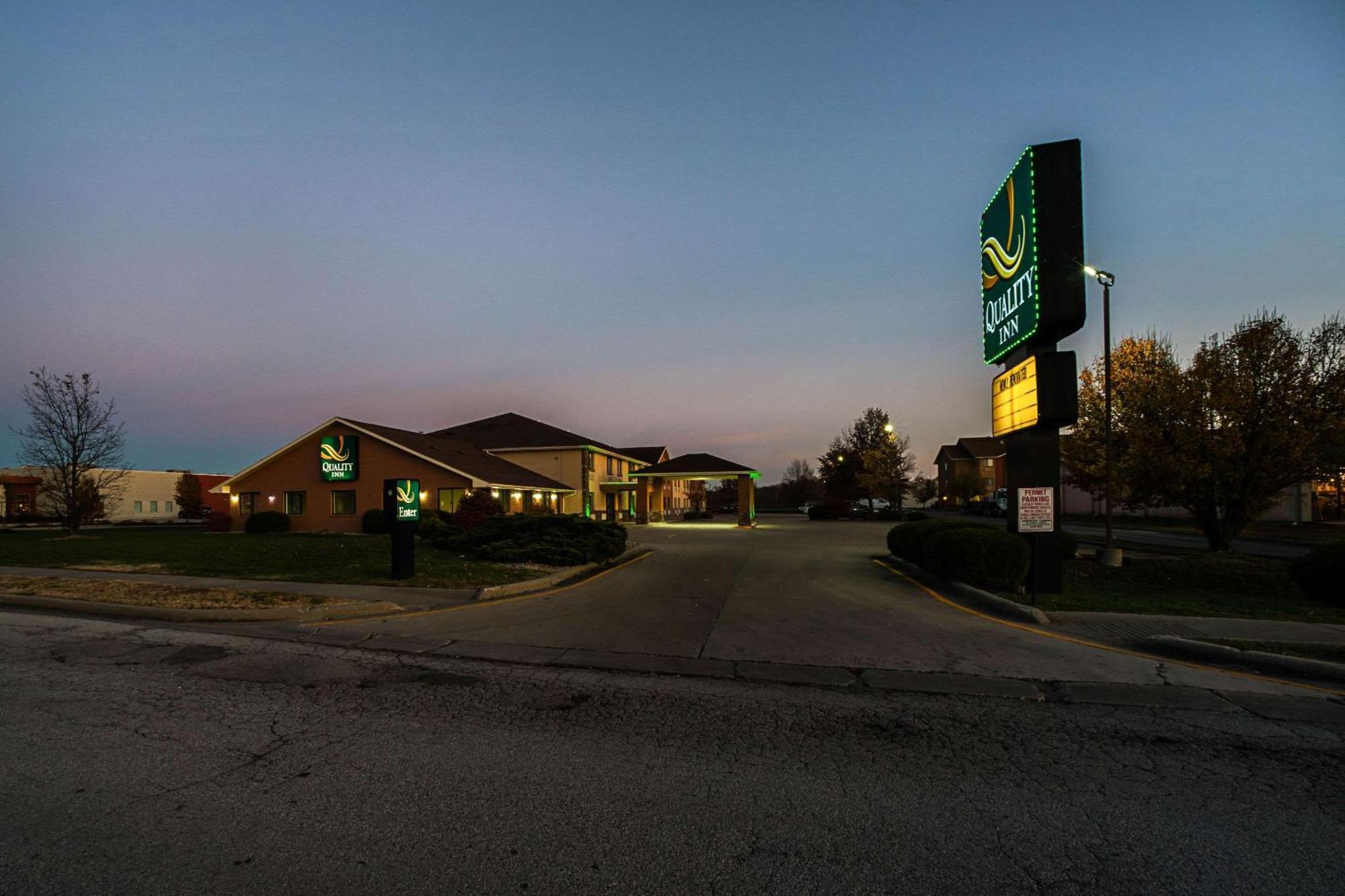 Quality Inn Carbondale University Area Екстер'єр фото