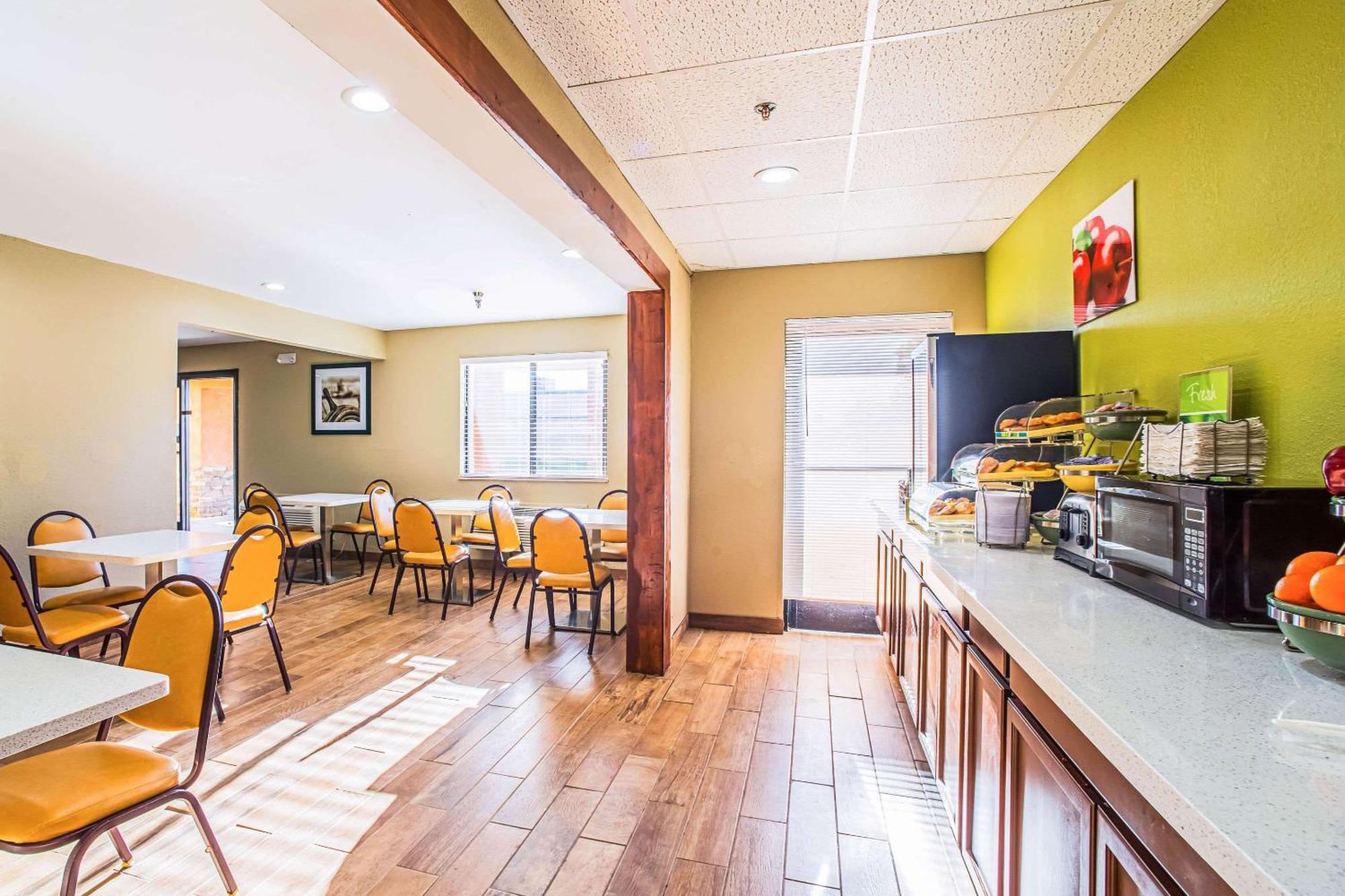 Quality Inn Carbondale University Area Екстер'єр фото