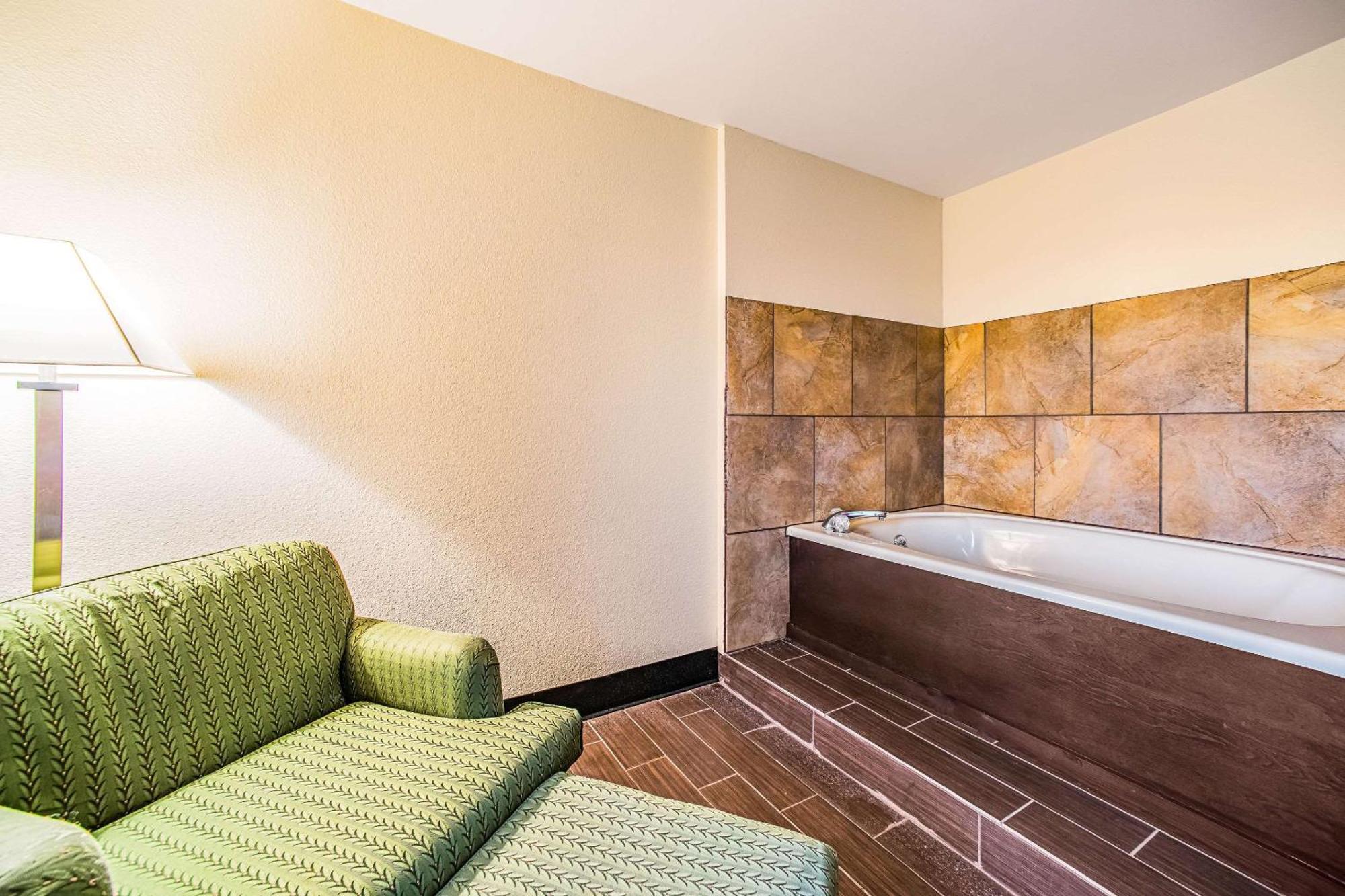 Quality Inn Carbondale University Area Екстер'єр фото