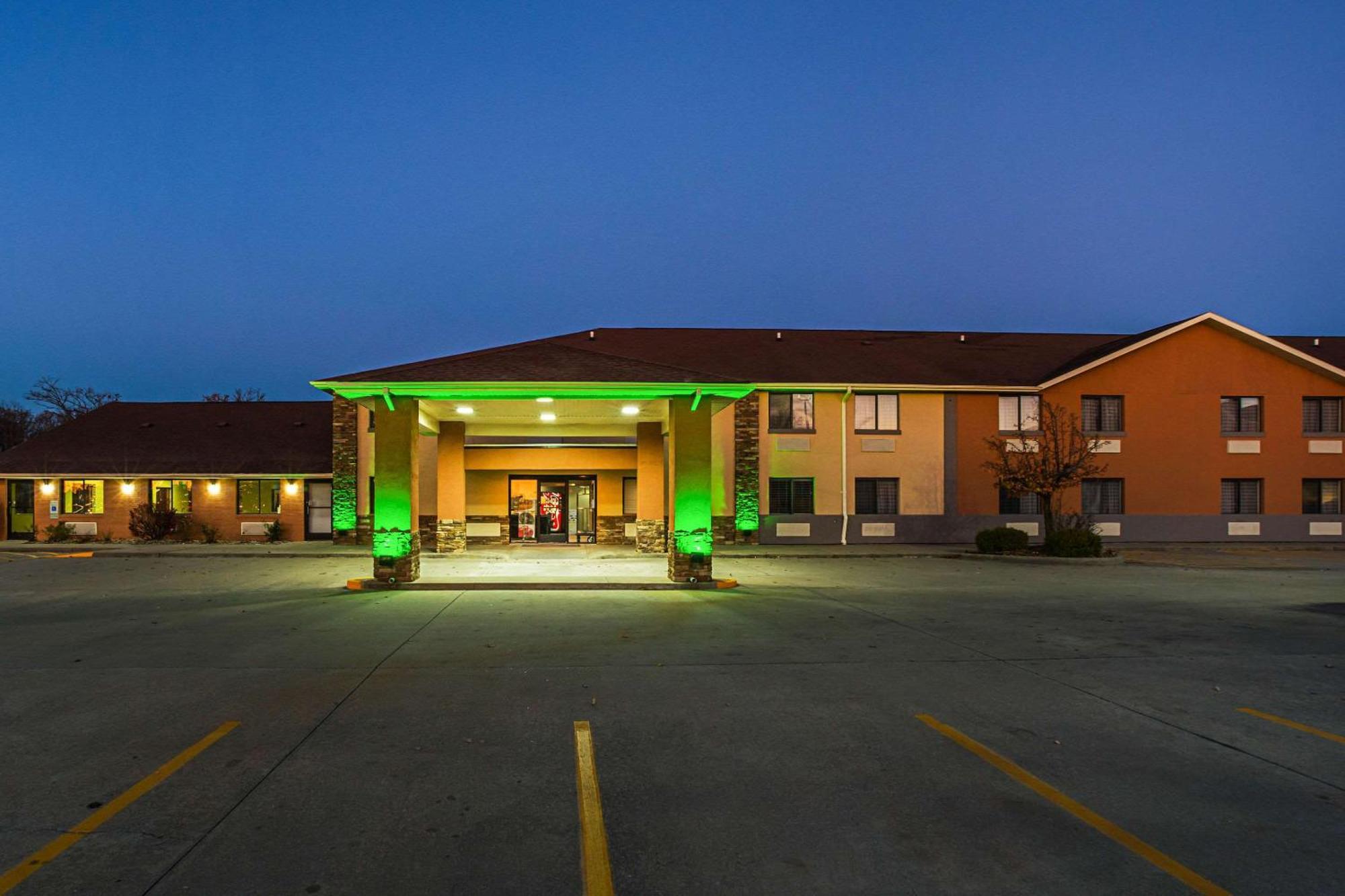 Quality Inn Carbondale University Area Екстер'єр фото