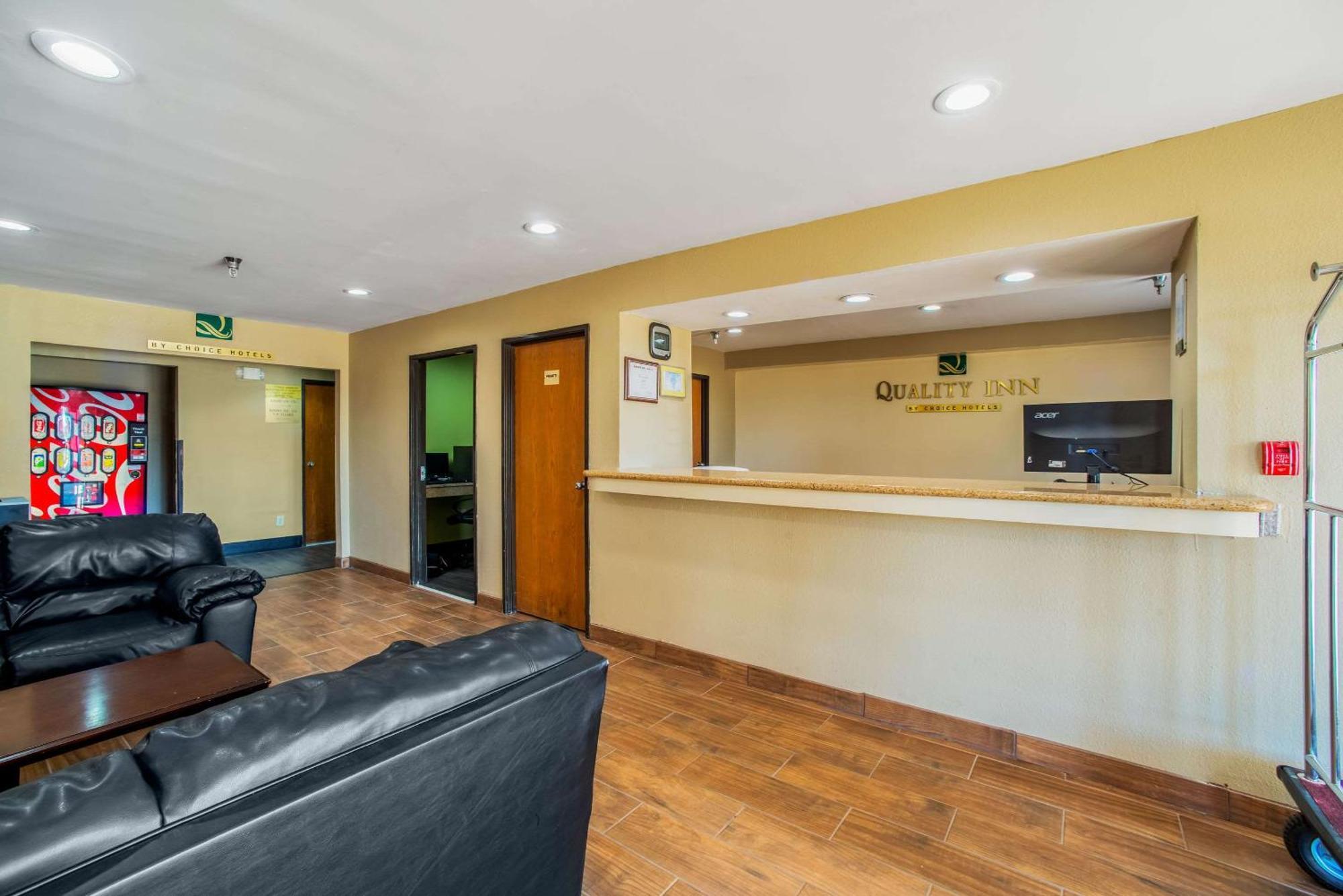 Quality Inn Carbondale University Area Екстер'єр фото